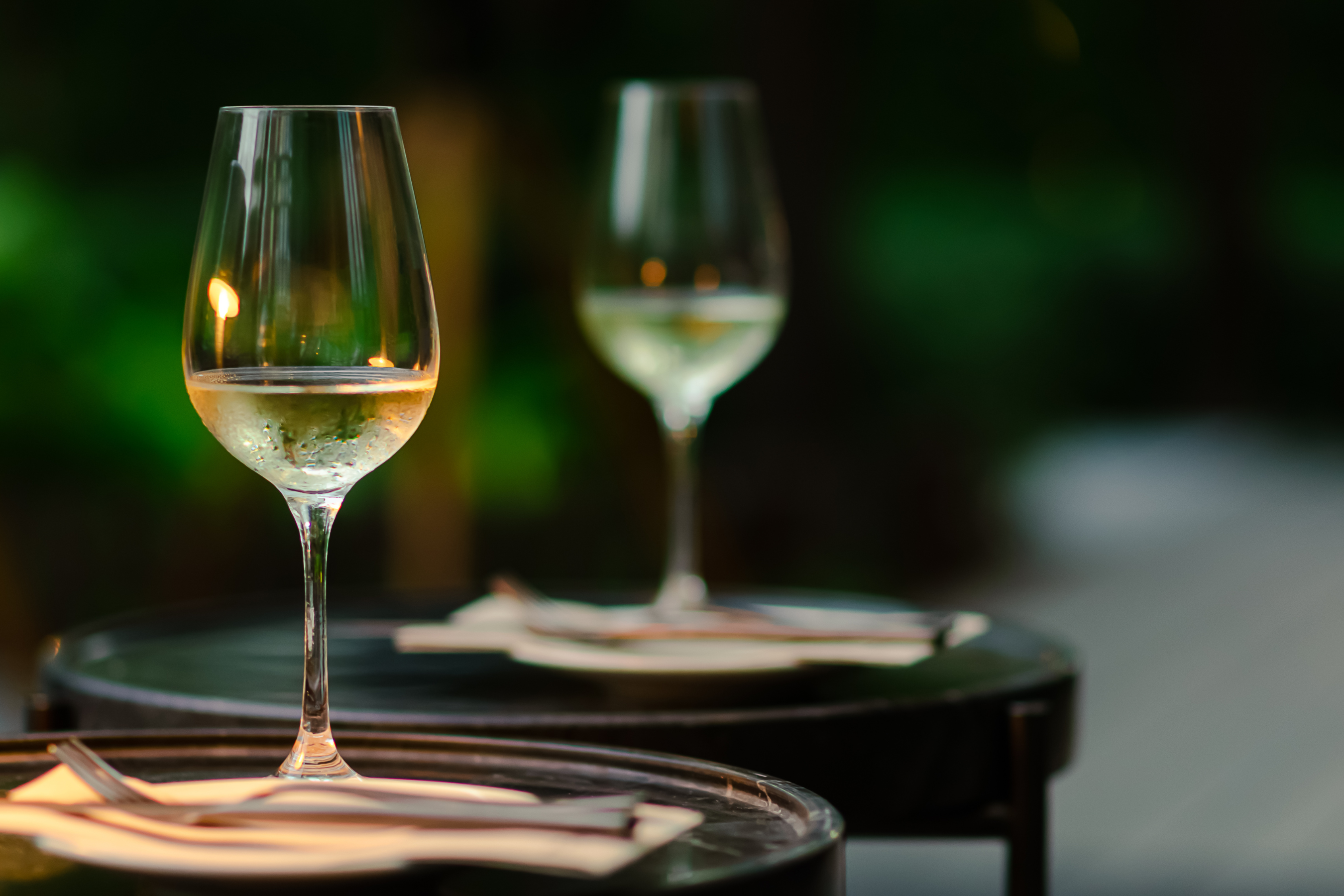 The perfect white wines for the perfect aperitif
