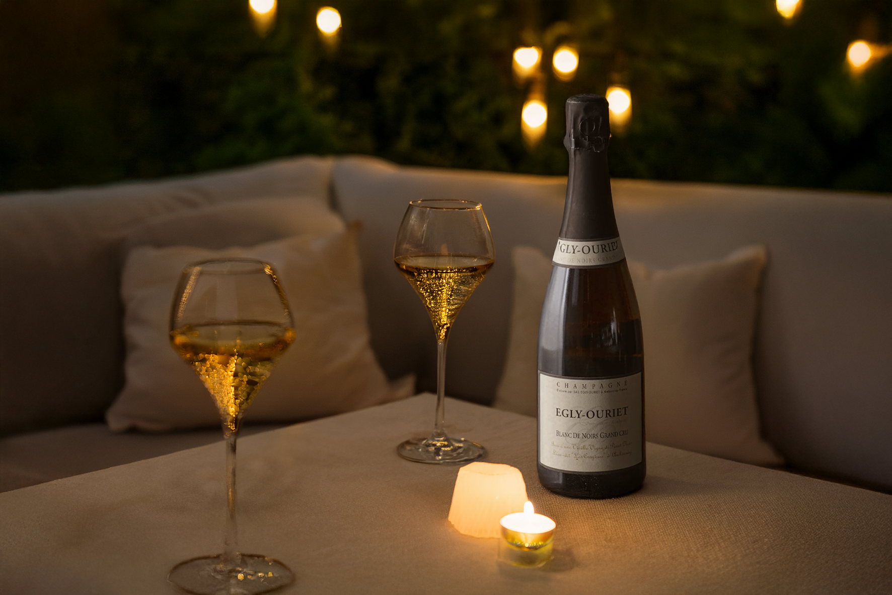 Champagner und gute Gesellschaft unter dem Sternenhimmel
